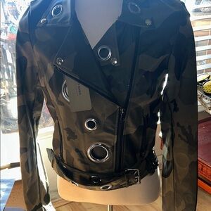 AFTCO Camouflage Leather Jacket with Metallic Accents